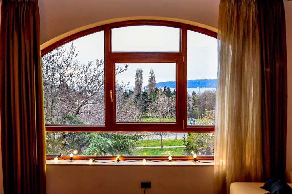 Sea View Apartment Next To Sea Garden And Beach Varna ภายนอก รูปภาพ